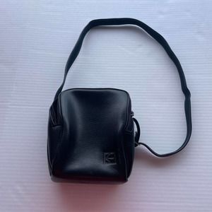 Vtingage Kodak Camera bag or crossbody purse black and soft interior zipper